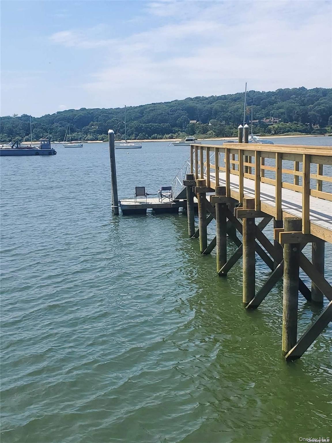 #2 photo, 201 Woodbine Avenue, מחוז סאפוק Northport , NY 11768