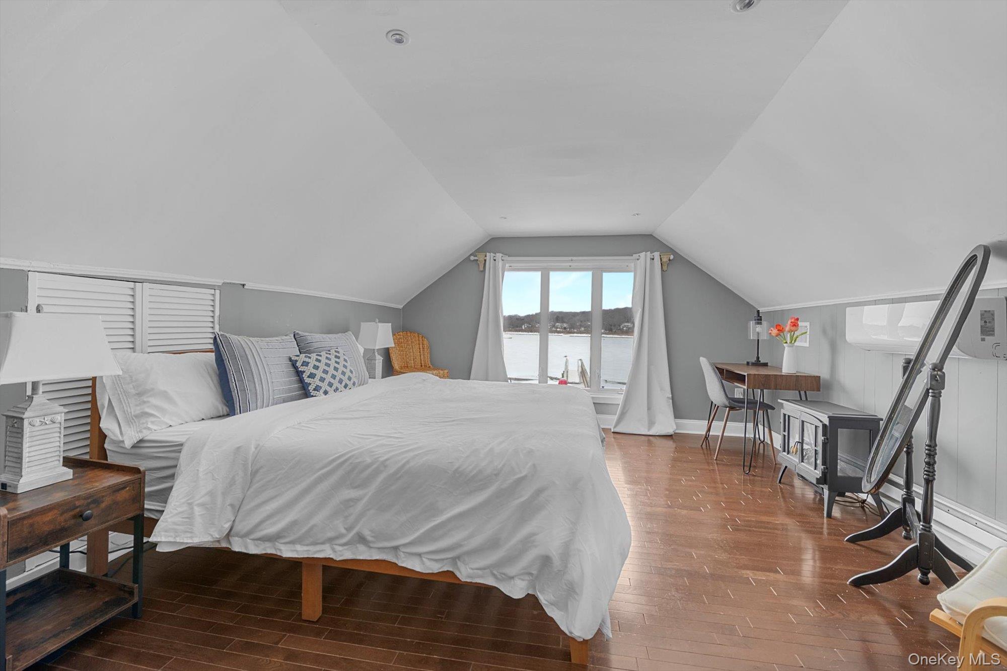 #20 photo, 201 Woodbine Avenue, מחוז סאפוק Northport , NY 11768