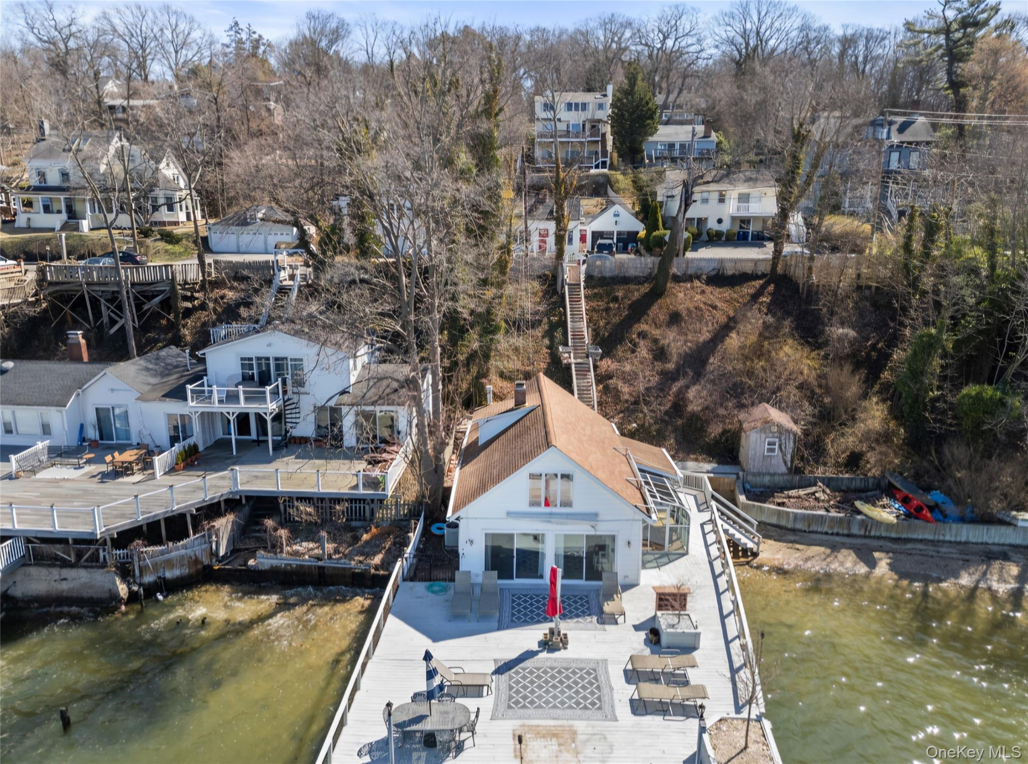 #4 photo, 201 Woodbine Avenue, מחוז סאפוק Northport , NY 11768