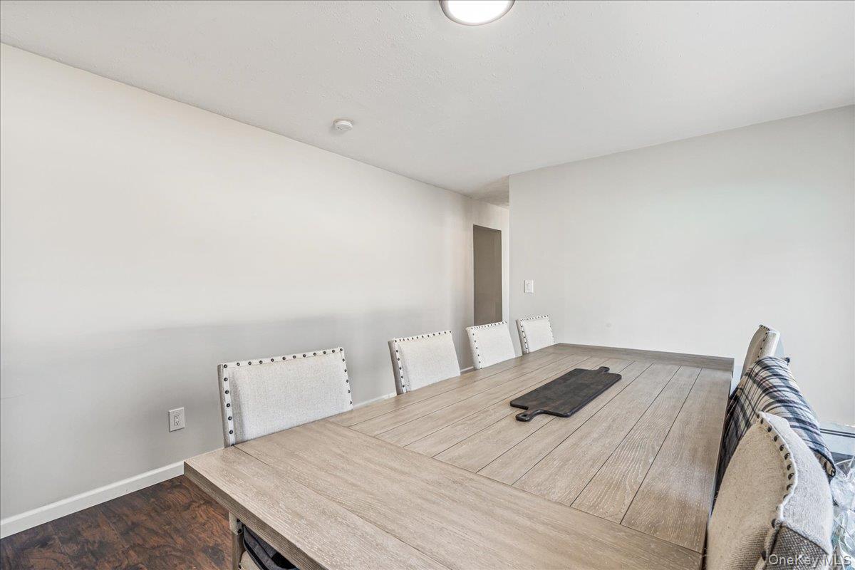 #10 photo, 214 Woodycrest Drive, सफ़ोक काउंटी Holtsville , NY 11742