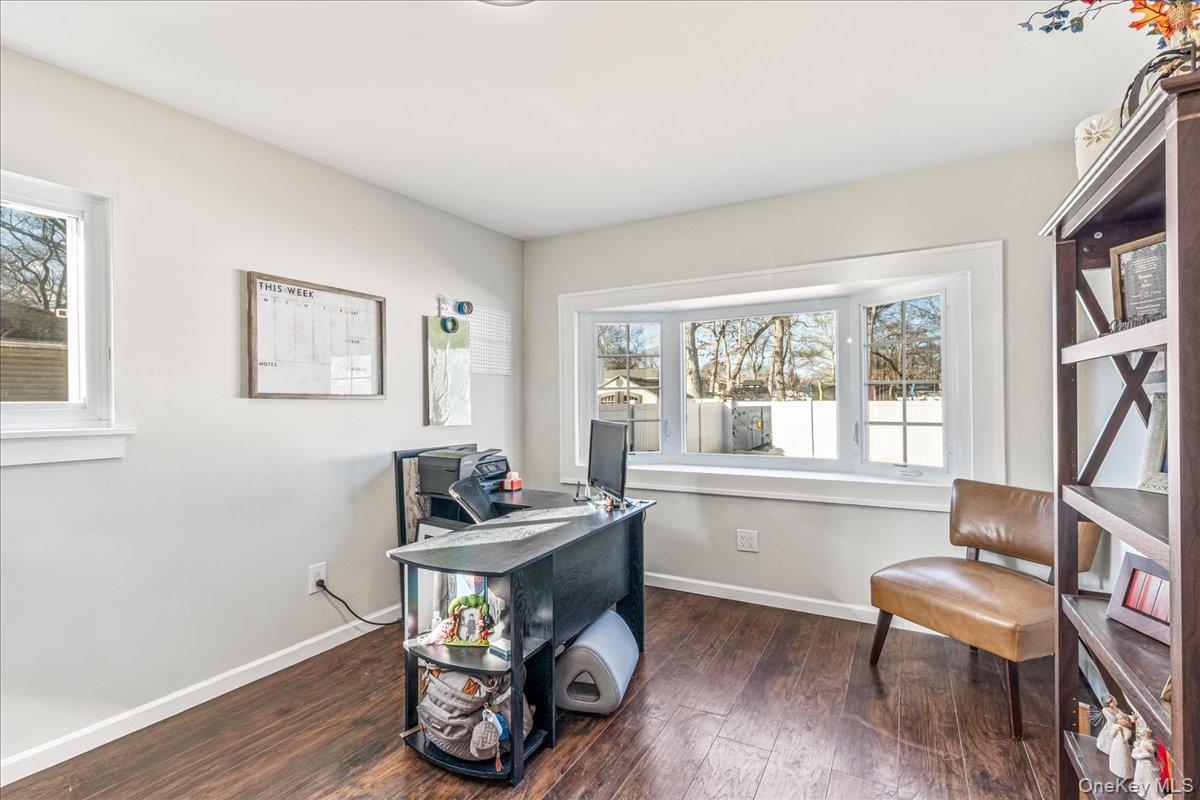 #11 photo, 214 Woodycrest Drive, सफ़ोक काउंटी Holtsville , NY 11742