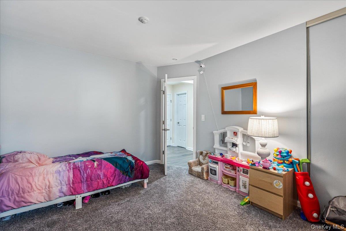 #11 photo, 150 POINTE CIR N, Coram , NY 11727