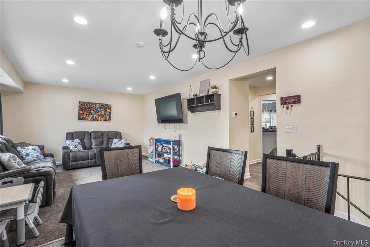 #15 photo, 150 POINTE CIR N, Coram , NY 11727