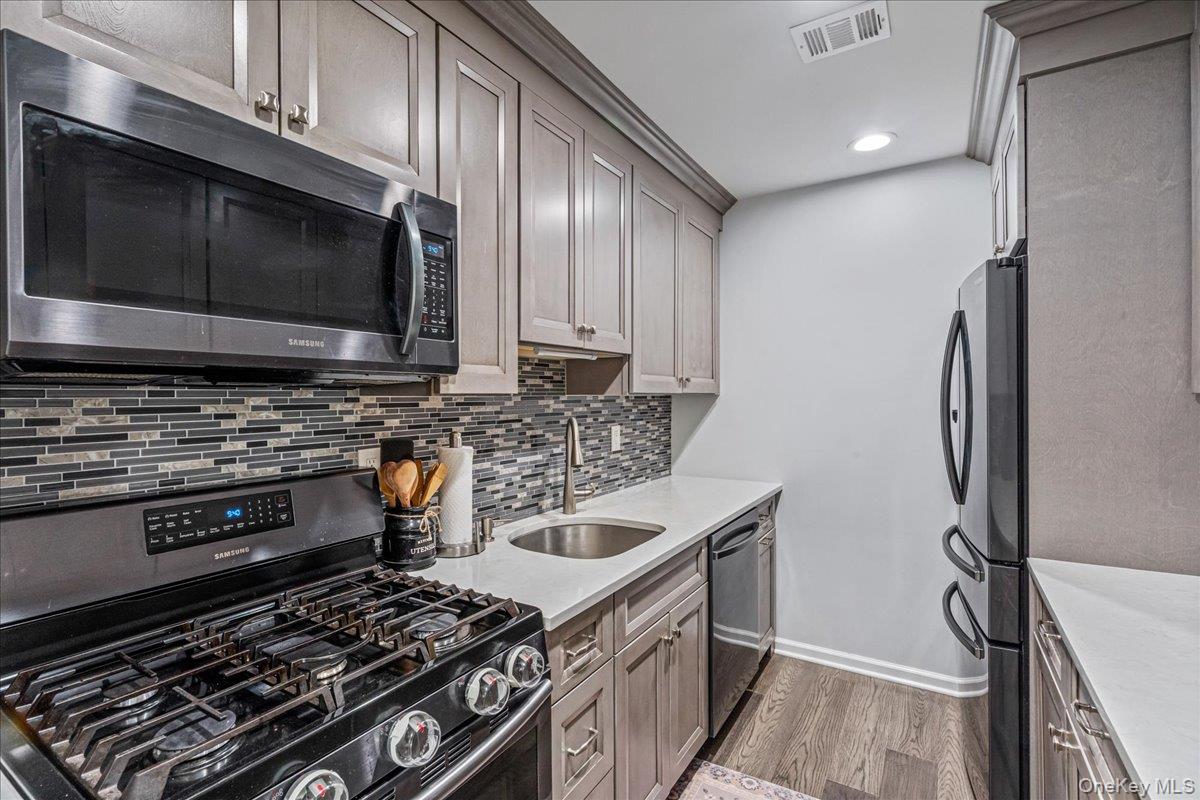 #2 photo, 150 POINTE CIR N, Coram , NY 11727