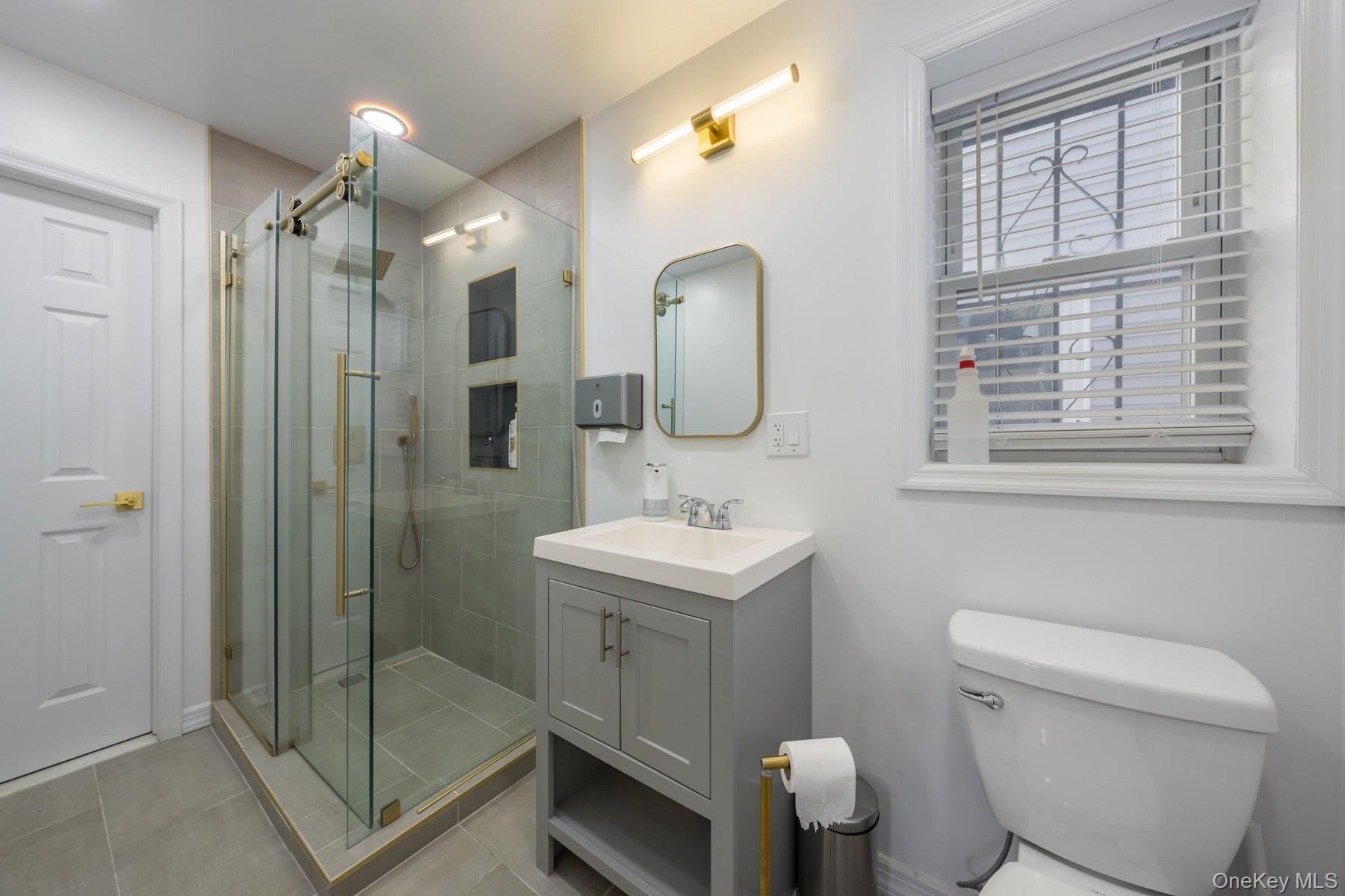 #10 photo, 16920 107th Avenue, Jamaica , NY 11433