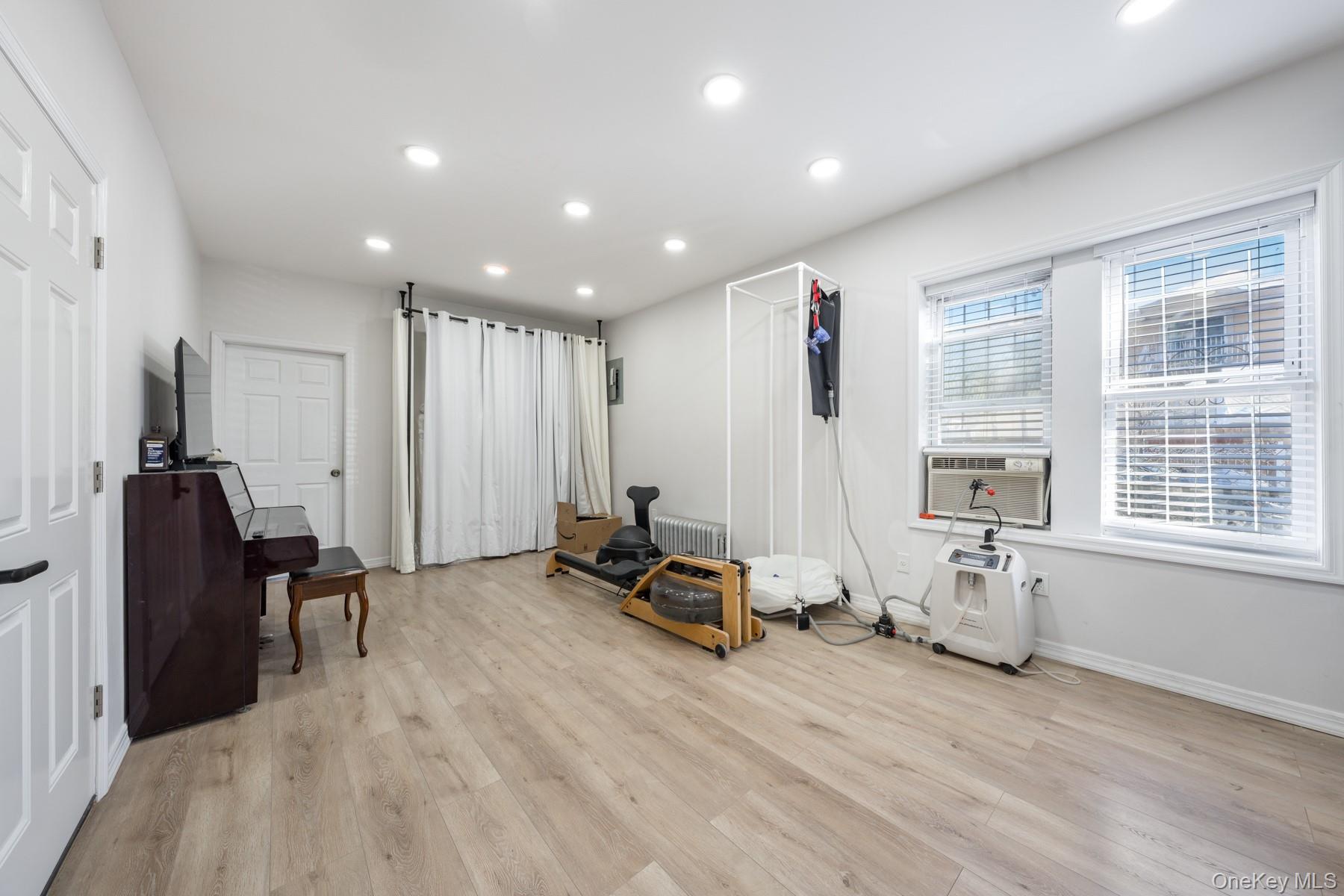 #5 photo, 16920 107th Avenue, Jamaica , NY 11433