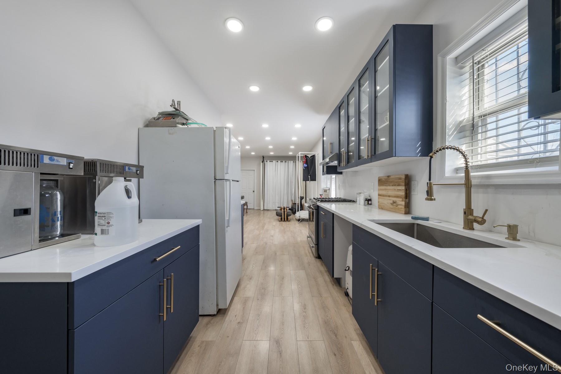 #9 photo, 16920 107th Avenue, Jamaica , NY 11433