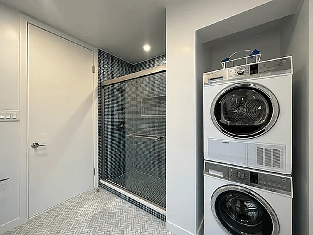 #4 photo, 274 W 12th Street, West Village , NY 10014