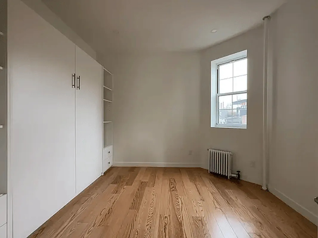 #5 photo, 274 W 12th Street, West Village , NY 10014