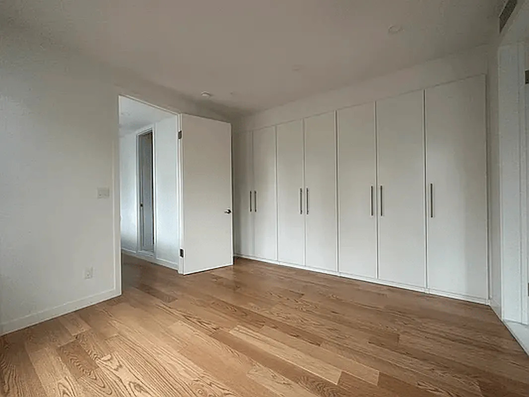 #8 photo, 274 W 12th Street, West Village , NY 10014