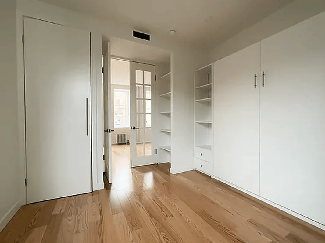 #9 photo, 274 W 12th Street, West Village , NY 10014