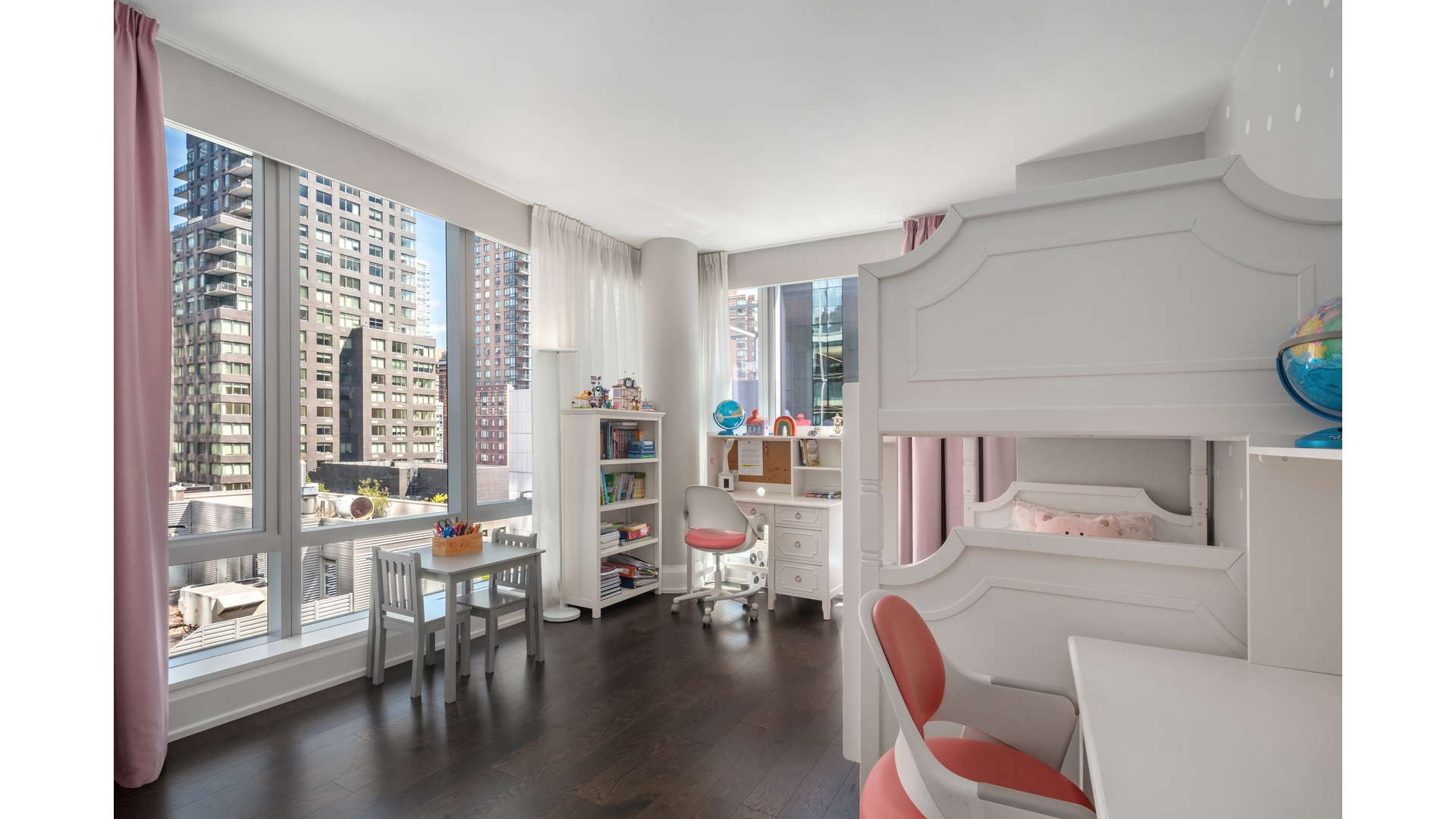 #20 photo, New York City, Манхэттен ‖ Lincoln Square , NY 10069