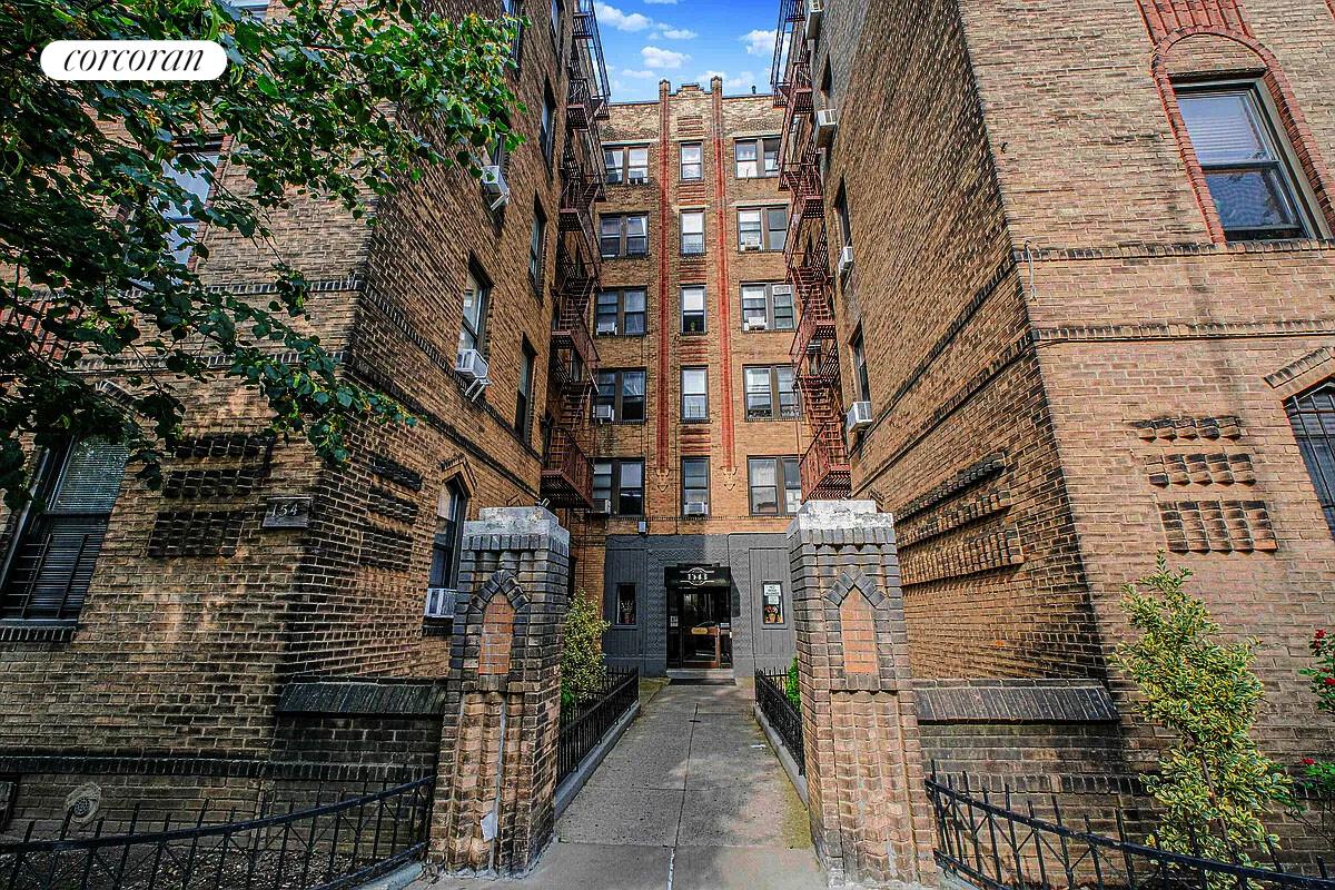 #7 photo, 1543 W 1ST Street, 브루클린 Bensonhurst , NY 11204