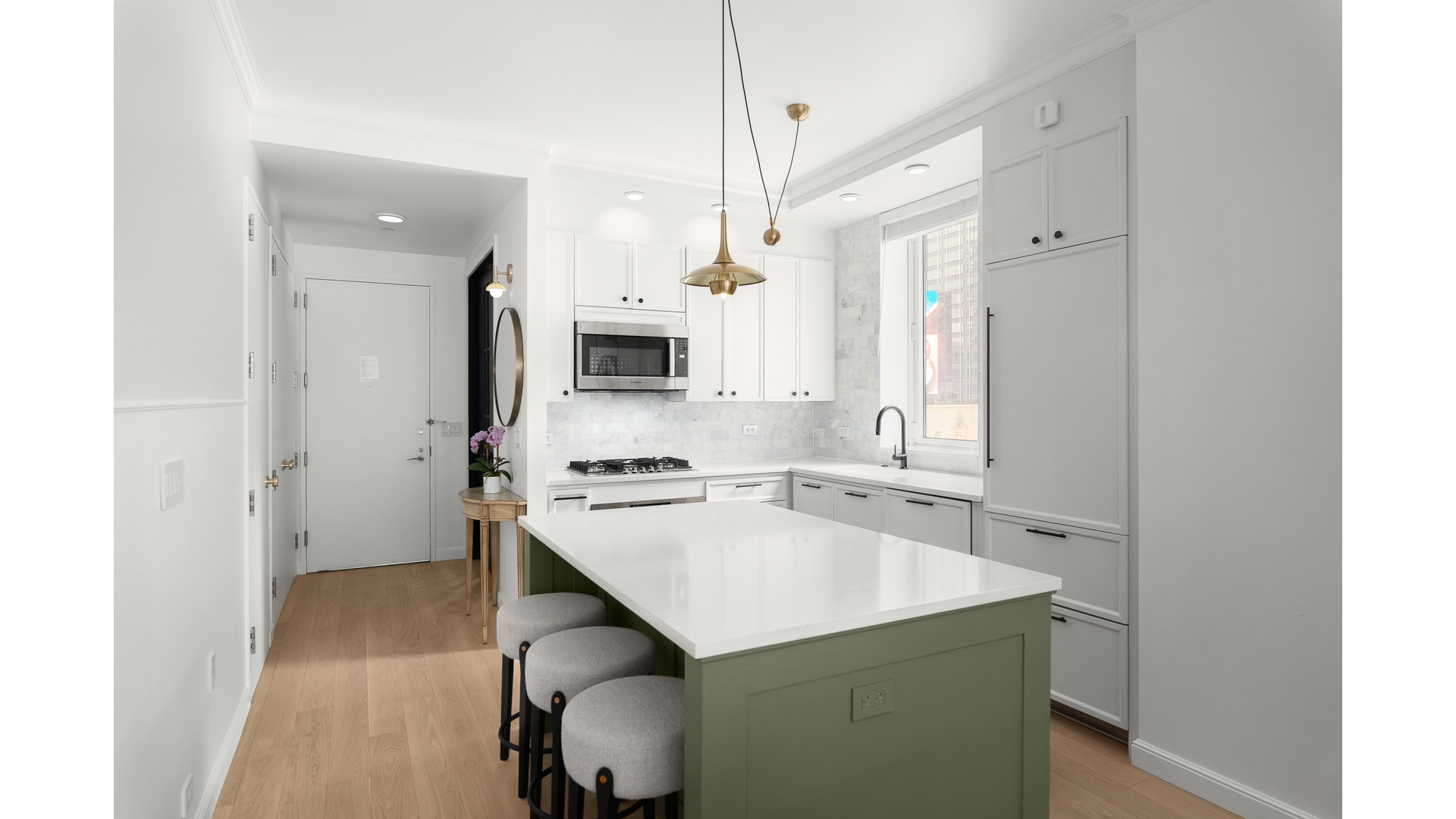 #4 photo, 1600 BROADWAY, Midtown , NY 10019