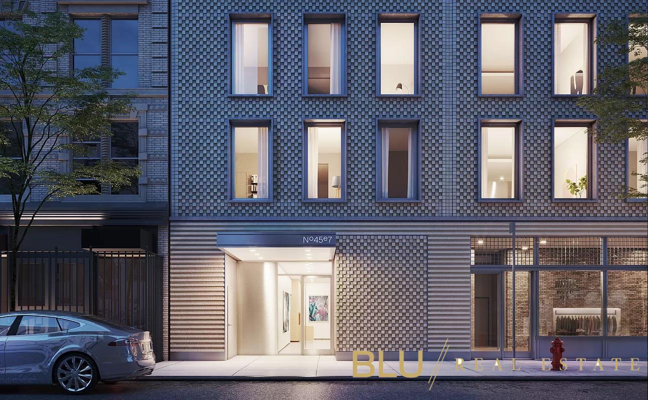 #12 photo, New York City, East Village , NY 10003