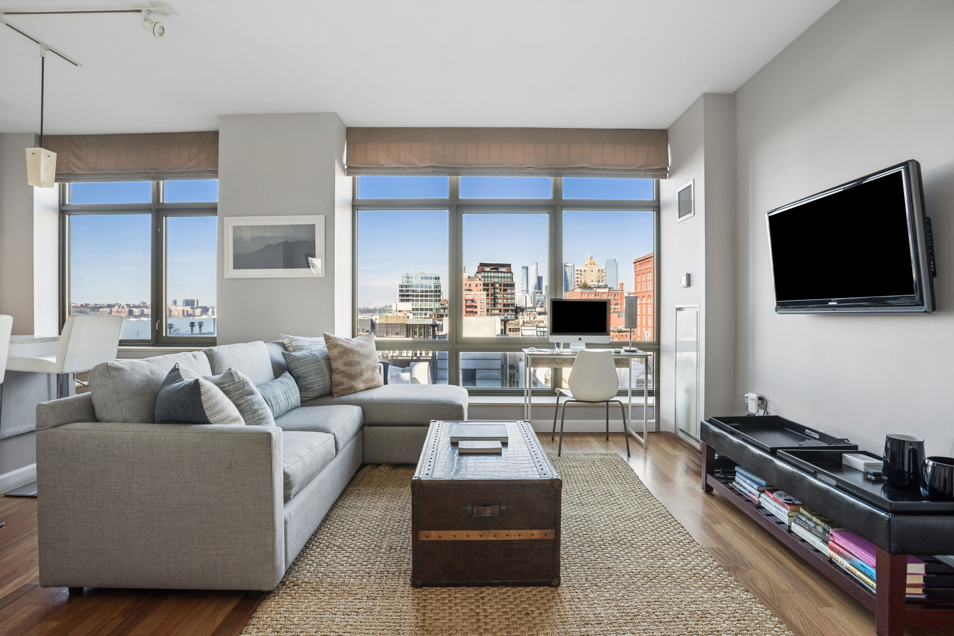 #5 photo, 1 MORTON Square, Манхэттен ‖ West Village , NY 10014