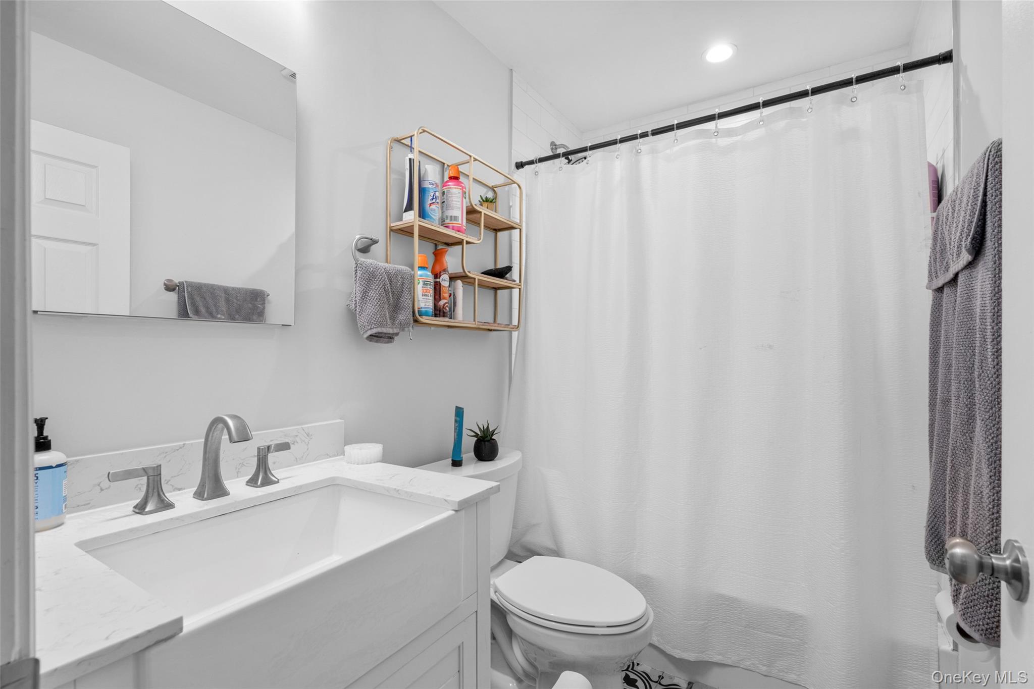 #17 photo, 66 Harding Avenue, White Plains , NY 10606