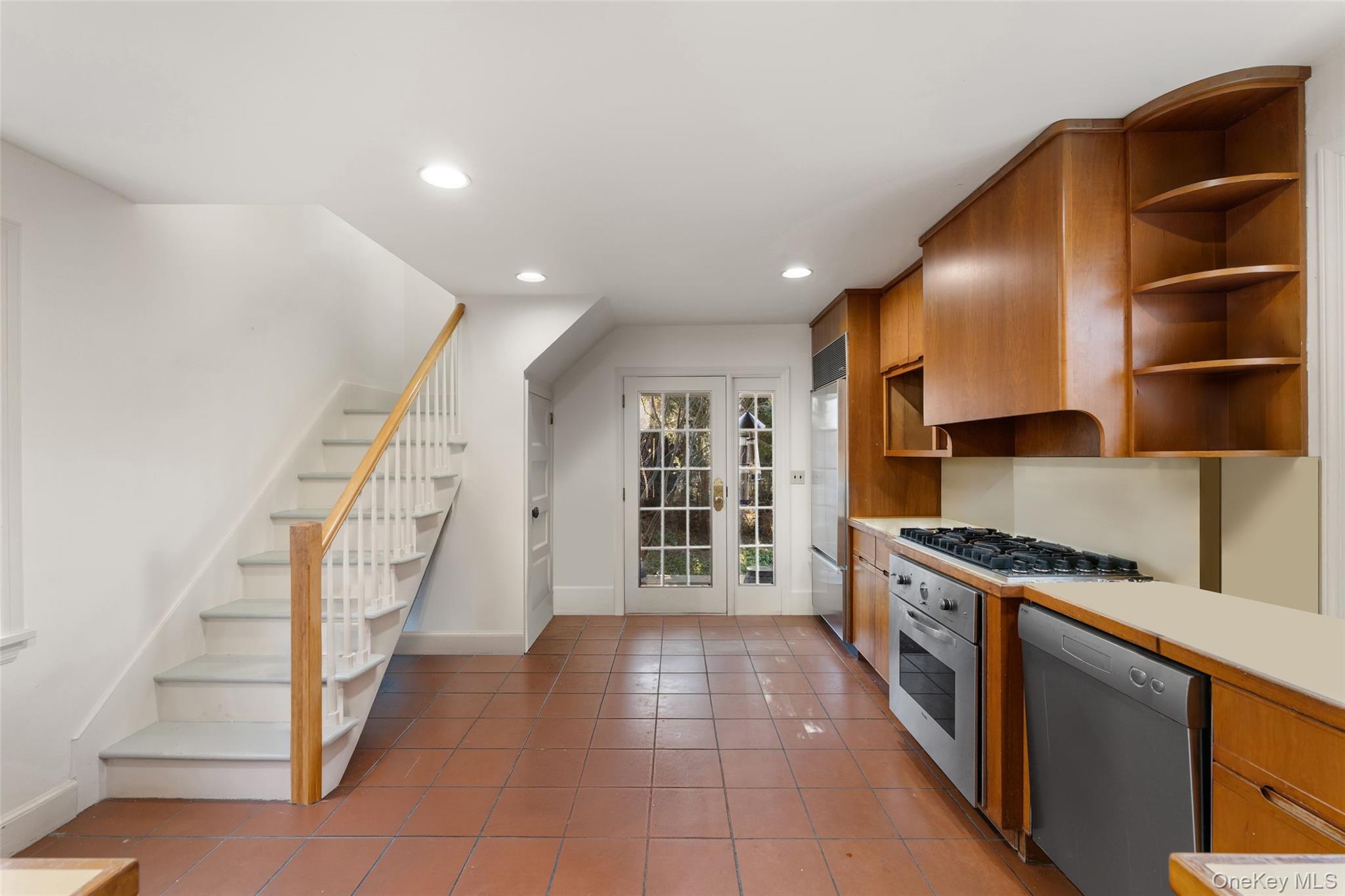 #11 photo, 2 Oakwood Place, Scarsdale , NY 10583