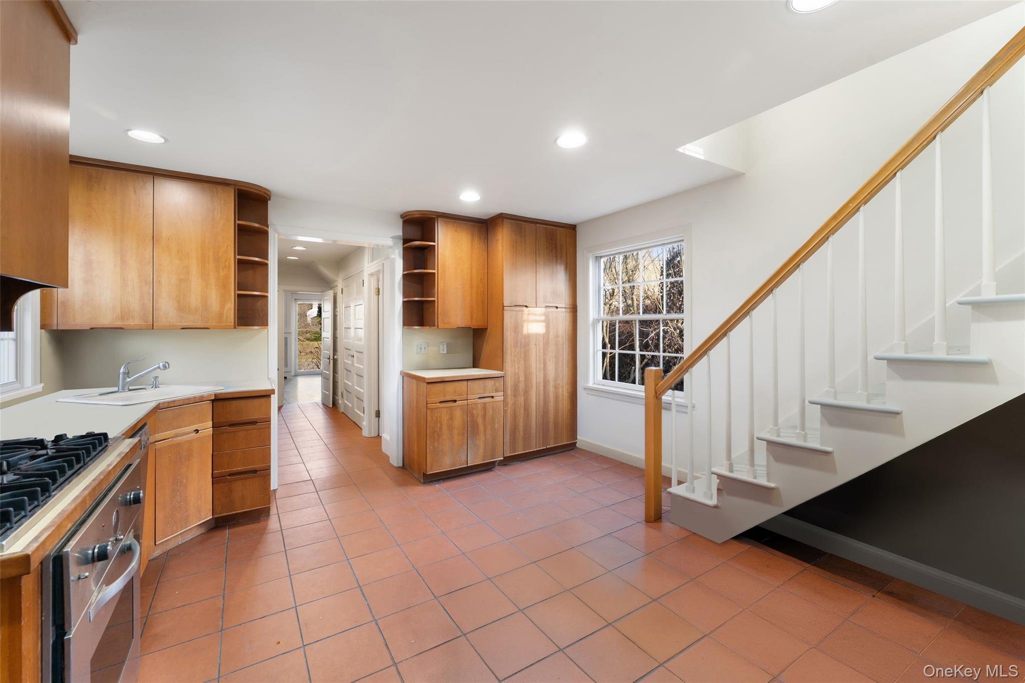 #12 photo, 2 Oakwood Place, Scarsdale , NY 10583