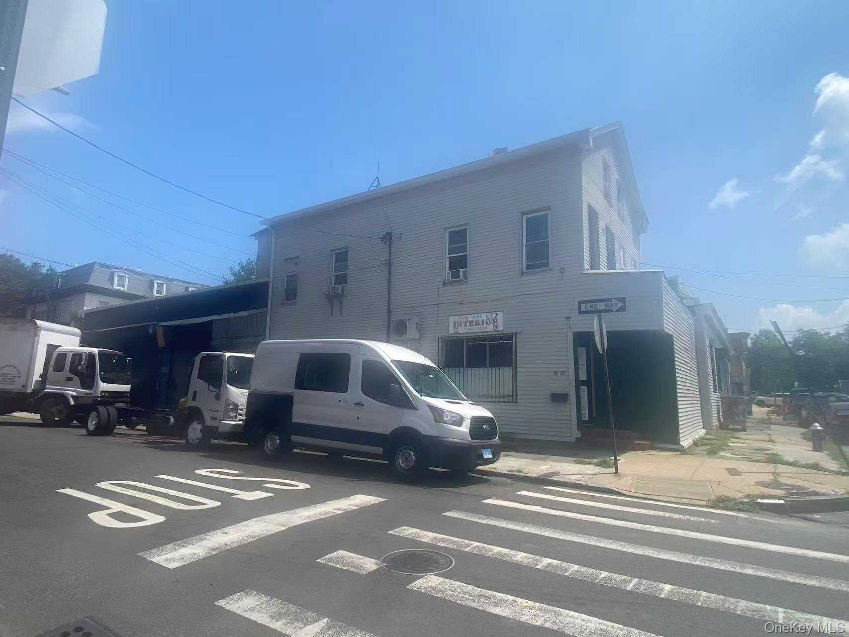 #5 photo, 110-01 15th Avenue, קווינס College Point , NY 11356