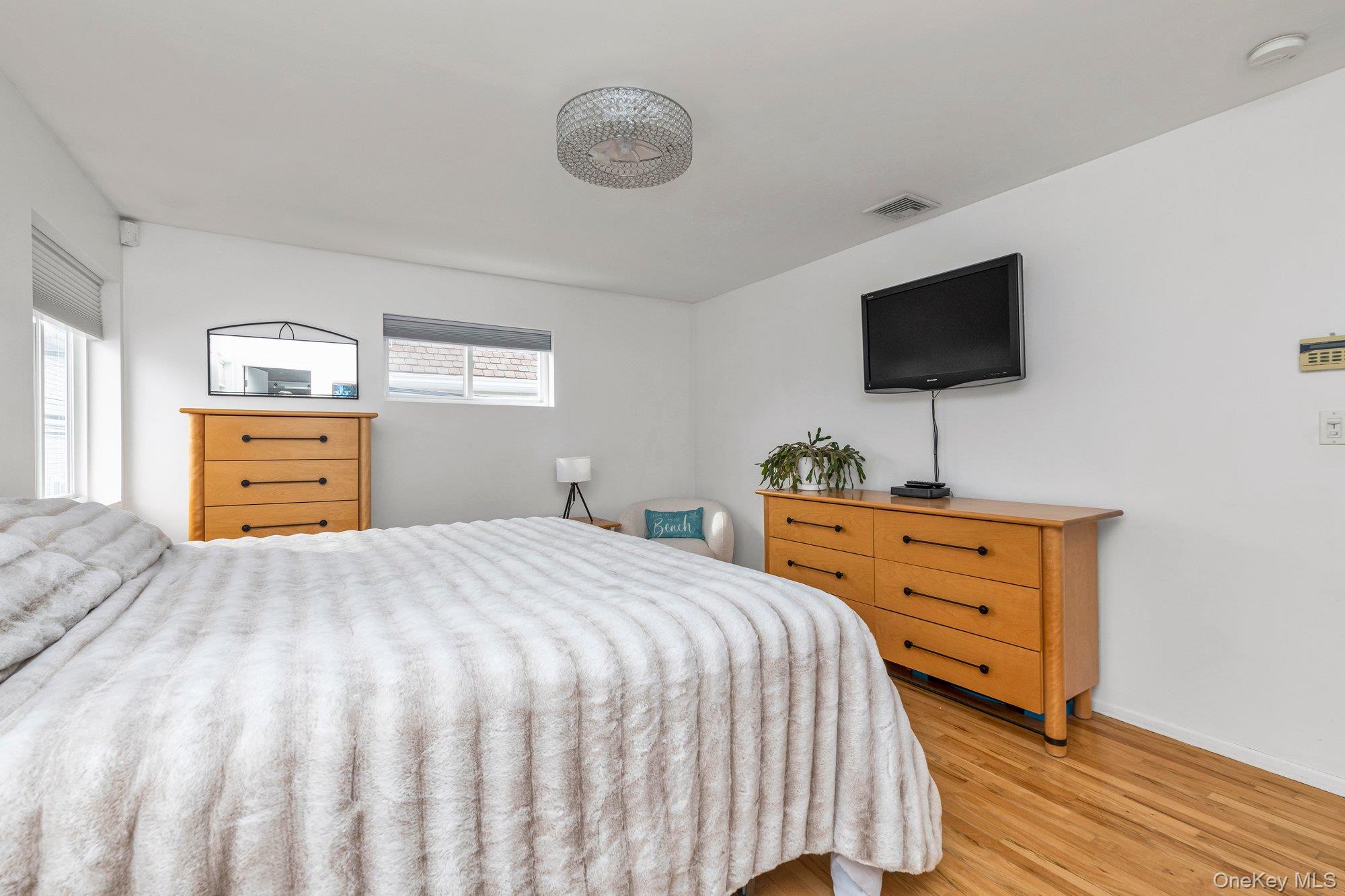 #14 photo, 804 E Chester Street, Long Beach , NY 11561