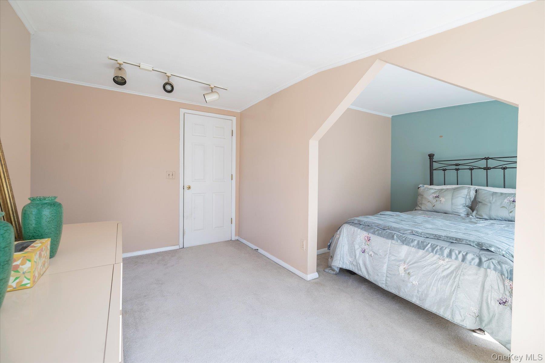 #15 photo, 47 Elwood Road, Huntington , NY 11768