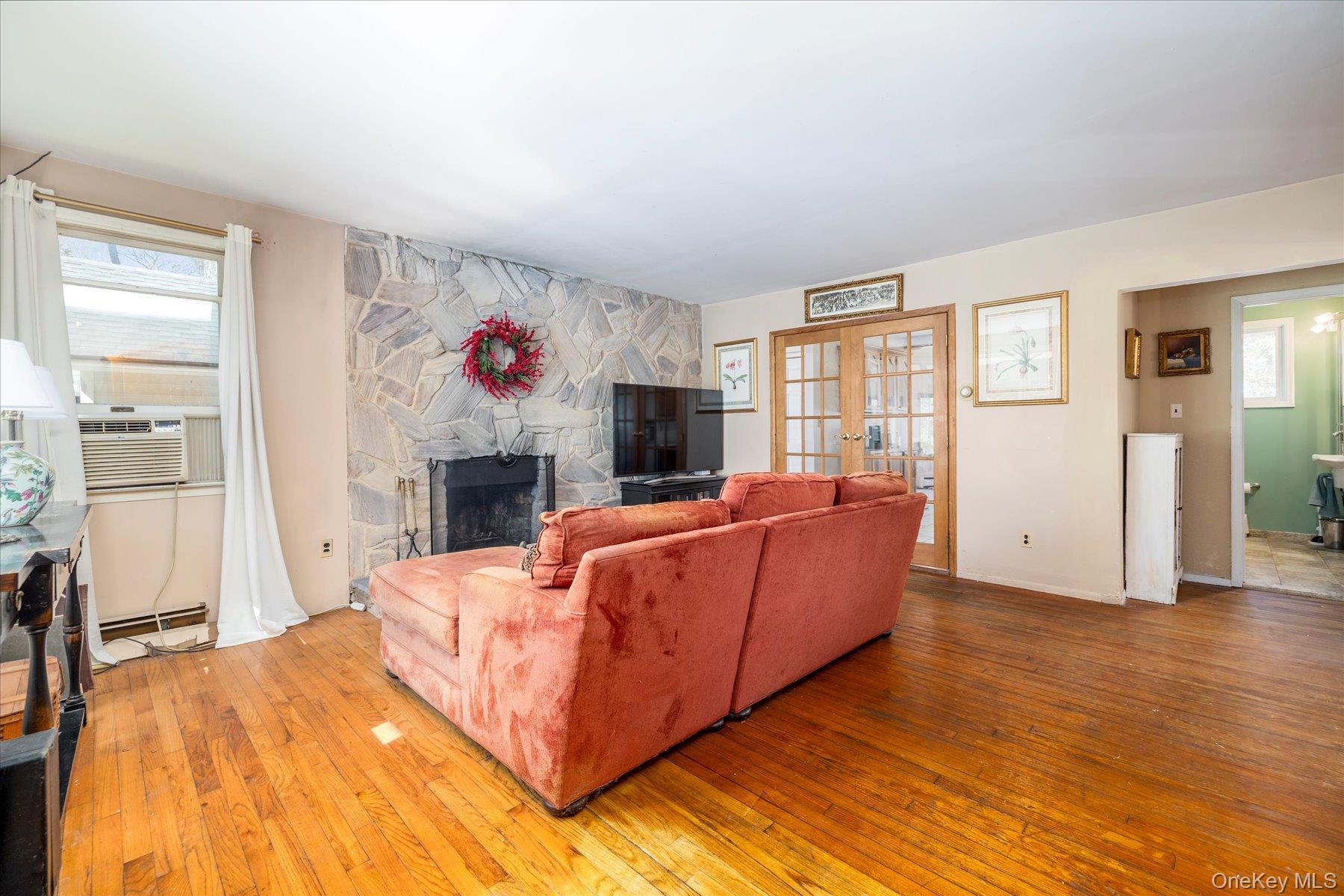 #4 photo, 47 Elwood Road, Huntington , NY 11768