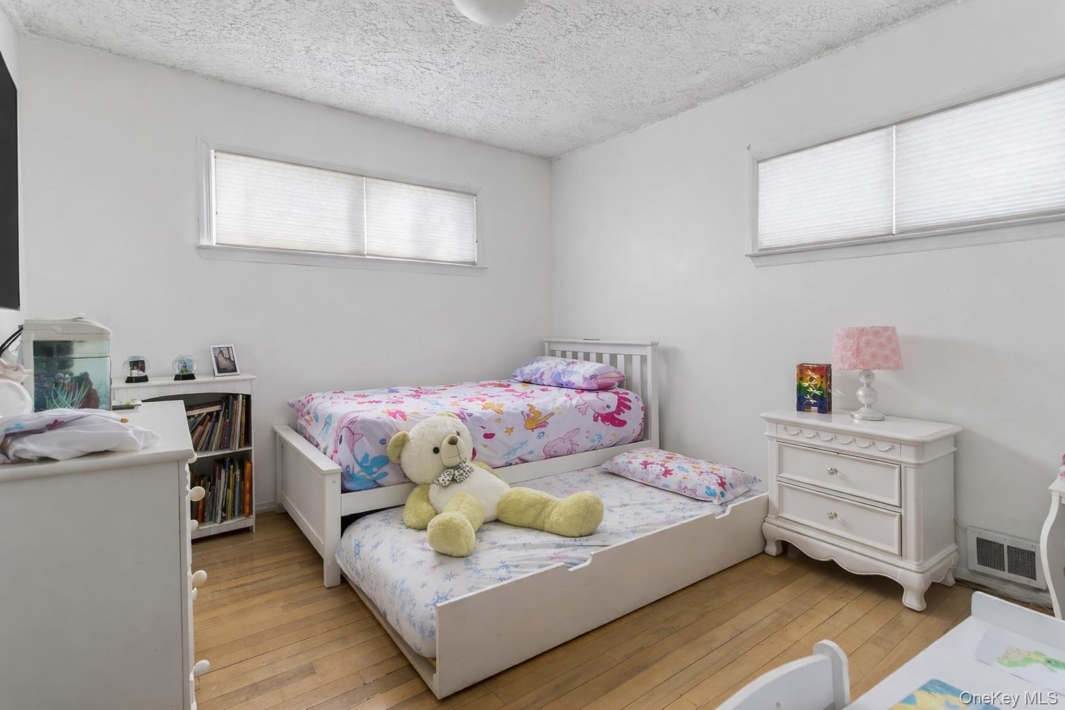 #6 photo, 1716 Camp Avenue, Merrick , NY 11566