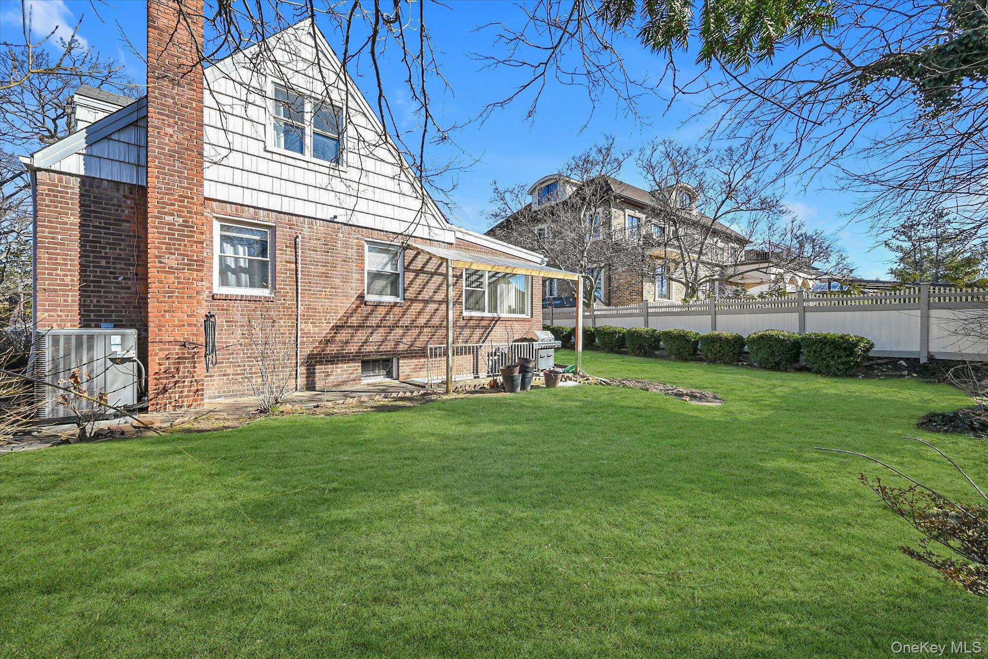 #20 photo, 18432 Cambridge Road, Jamaica Estates , NY 11432