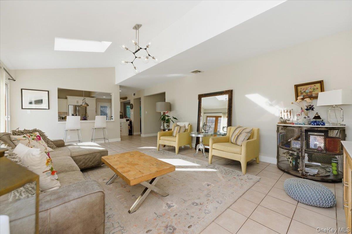 #9 photo, 14 Vinton  Street, Нассау ‖ Long Beach , NY 11561