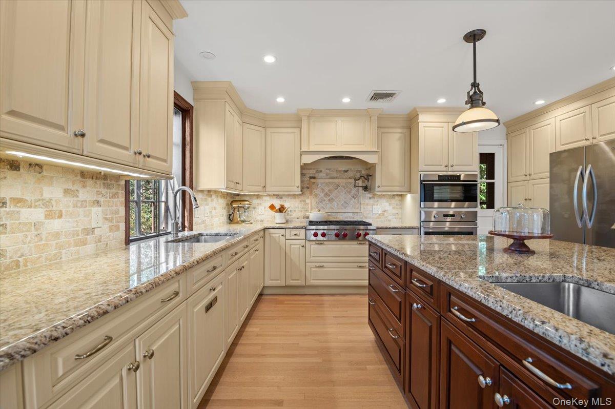 #10 photo, 12 Hampton Road, नासाउ काउंटी Port Washington , NY 11050