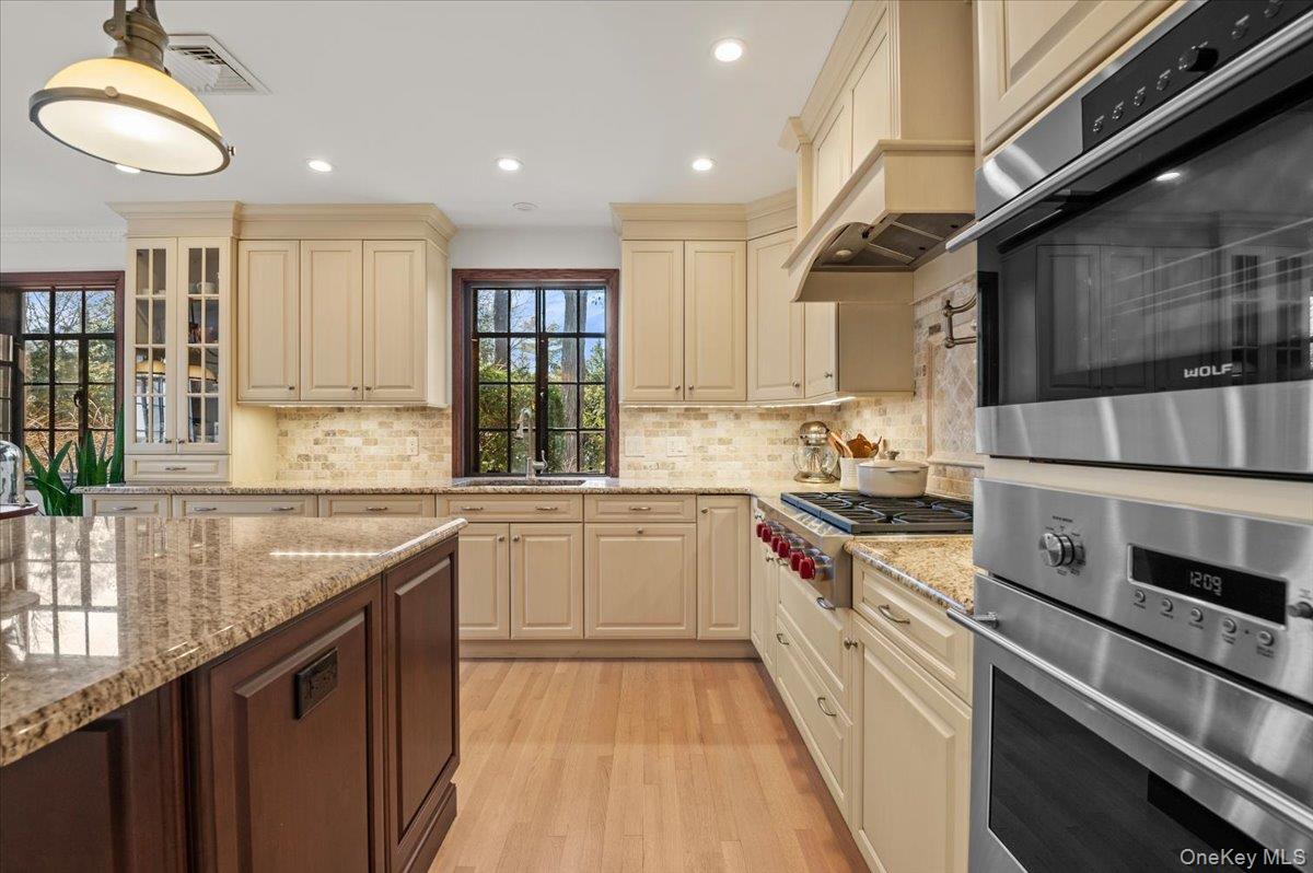 #12 photo, 12 Hampton Road, नासाउ काउंटी Port Washington , NY 11050