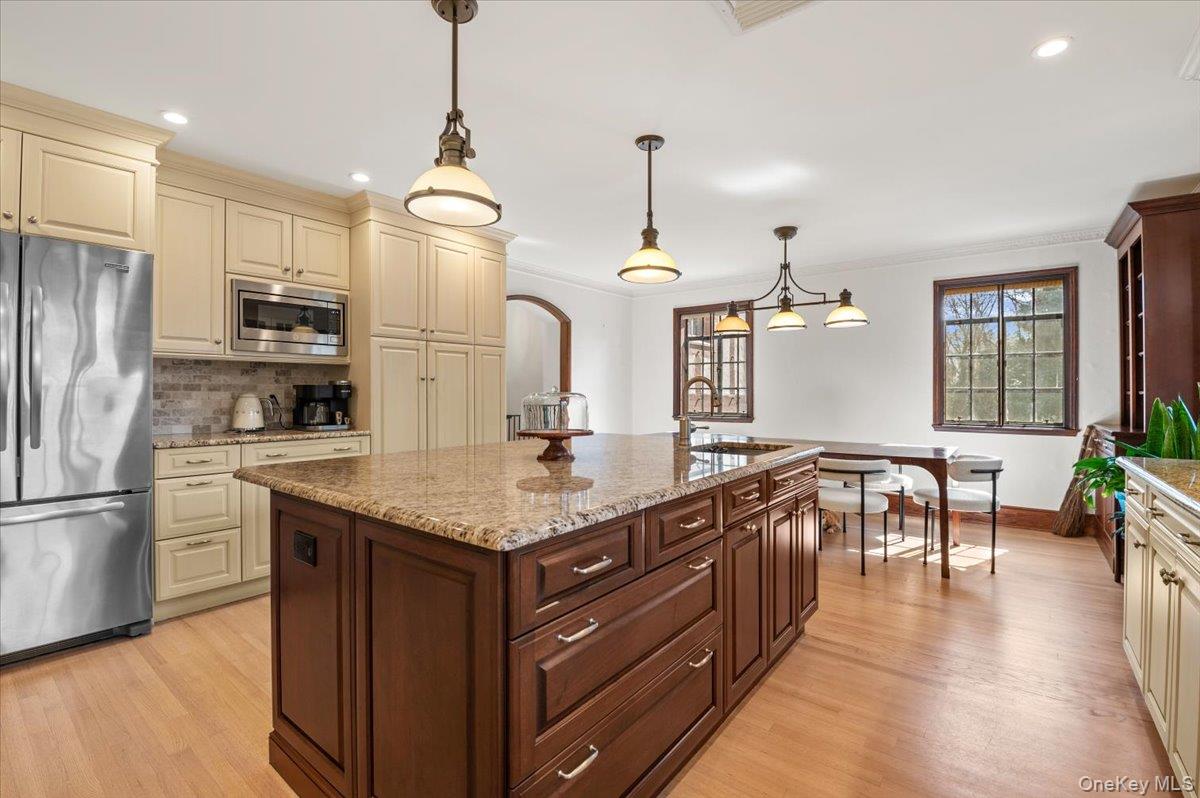 #14 photo, 12 Hampton Road, नासाउ काउंटी Port Washington , NY 11050