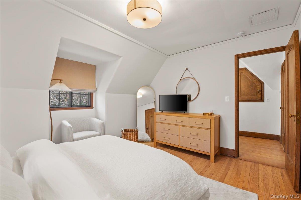 #18 photo, 12 Hampton Road, नासाउ काउंटी Port Washington , NY 11050