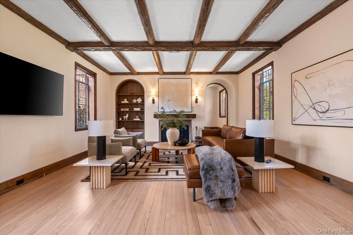 #4 photo, 12 Hampton Road, नासाउ काउंटी Port Washington , NY 11050