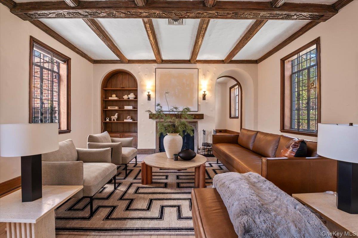 #5 photo, 12 Hampton Road, नासाउ काउंटी Port Washington , NY 11050