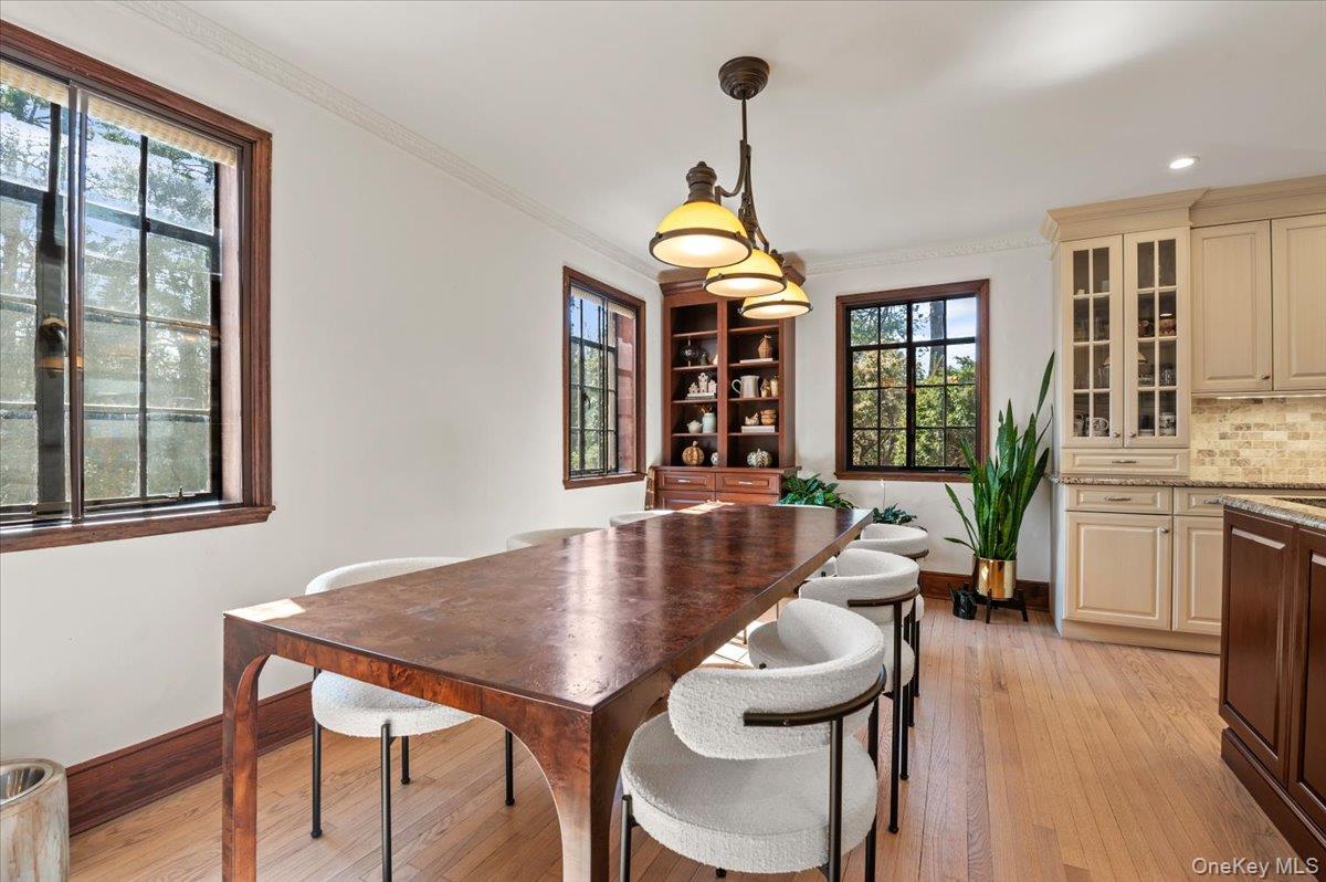 #7 photo, 12 Hampton Road, नासाउ काउंटी Port Washington , NY 11050