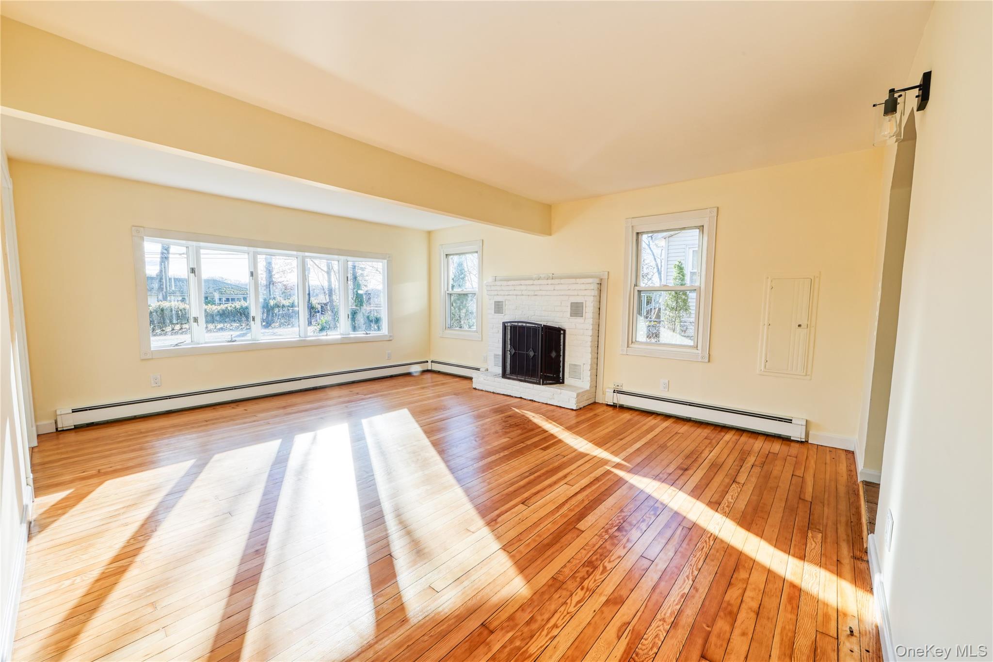 #4 photo, 180 Lakeside Trail, سوفولك Ridge , NY 11961