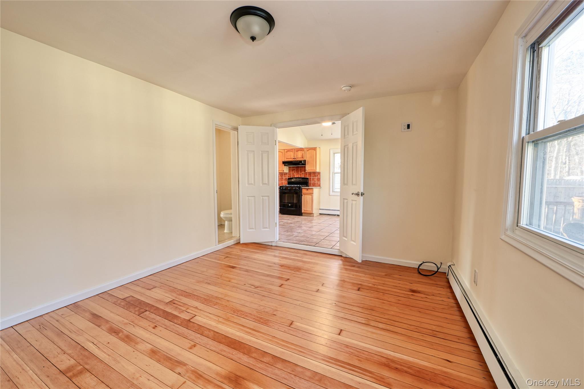 #8 photo, 180 Lakeside Trail, سوفولك Ridge , NY 11961