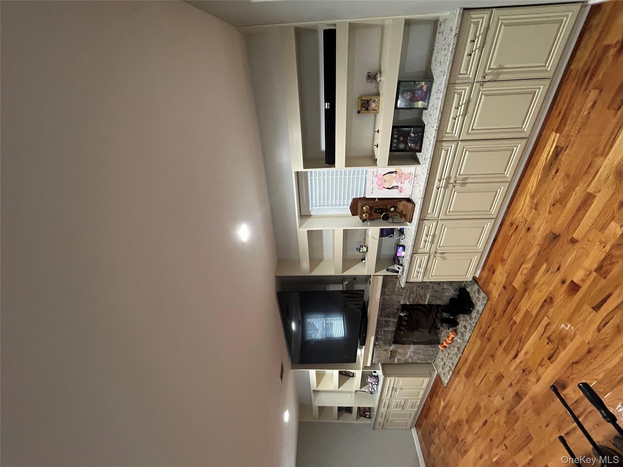 #4 photo, 869 Demott Avenue, Baldwin , NY 11510