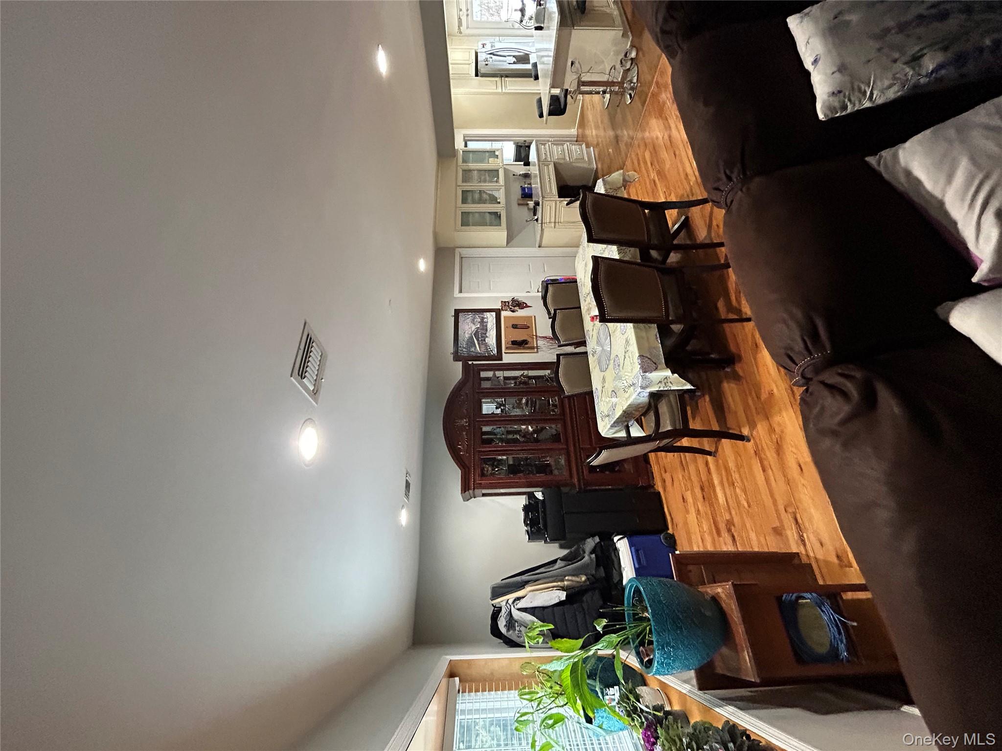 #8 photo, 869 Demott Avenue, Baldwin , NY 11510