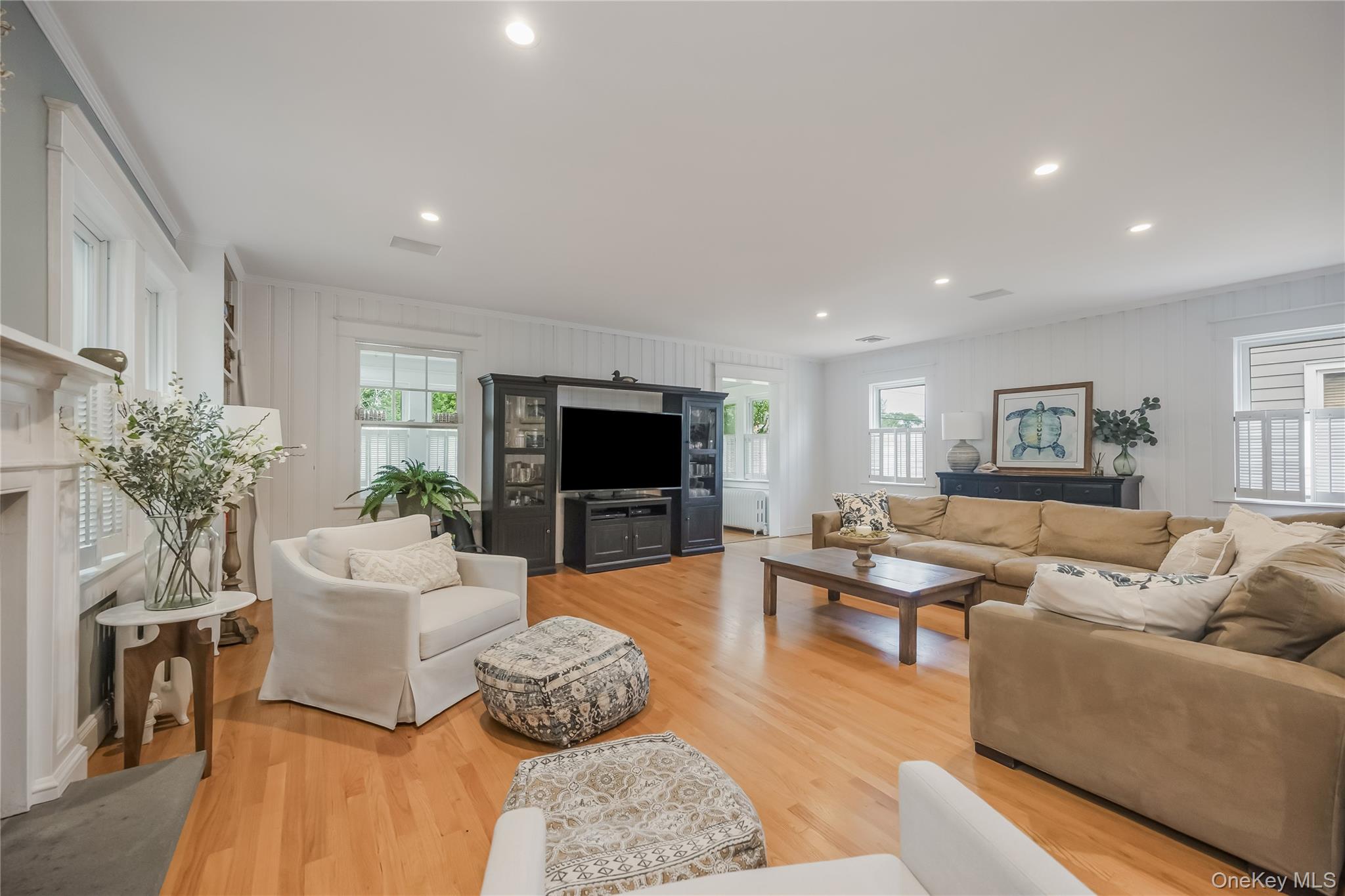 #11 photo, 151 Church Avenue, מחוז סאפוק Islip , NY 11751