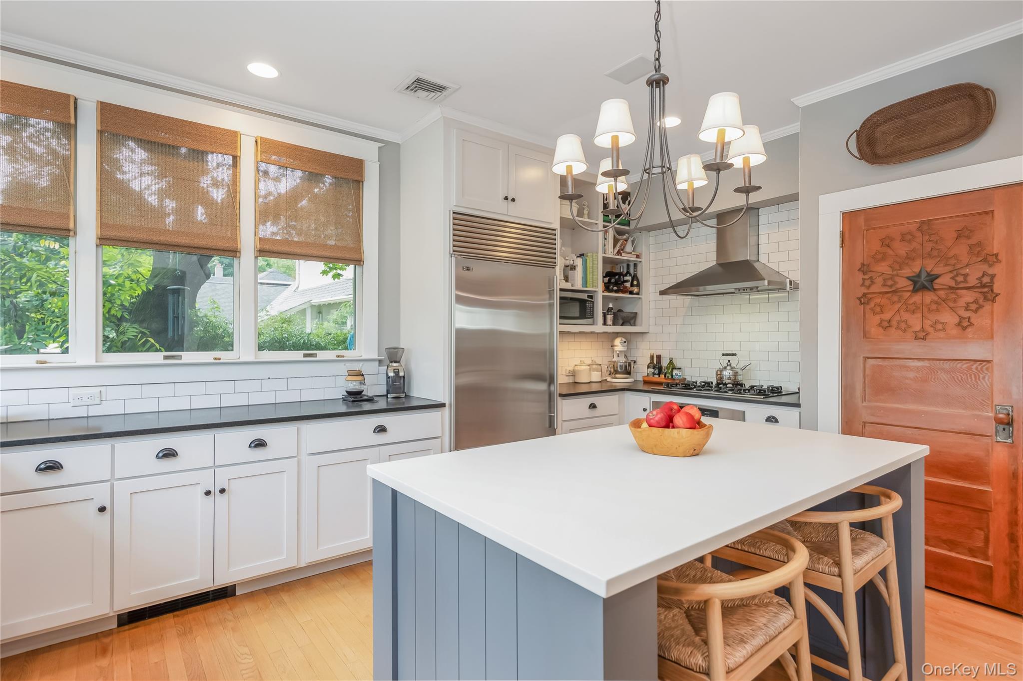 #15 photo, 151 Church Avenue, מחוז סאפוק Islip , NY 11751