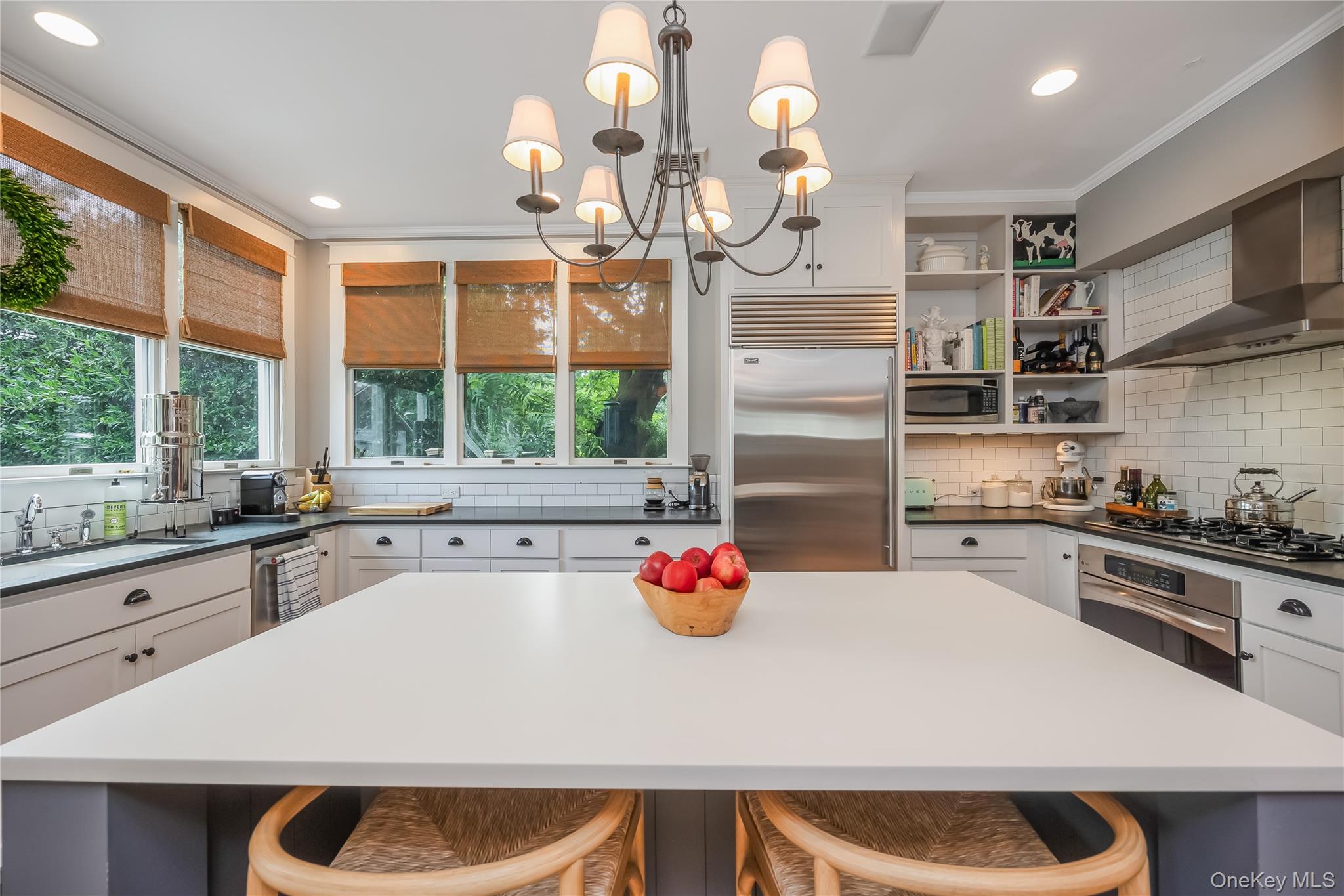 #16 photo, 151 Church Avenue, מחוז סאפוק Islip , NY 11751