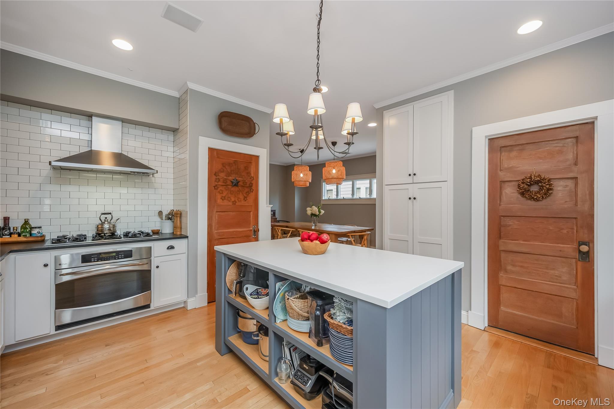 #17 photo, 151 Church Avenue, מחוז סאפוק Islip , NY 11751