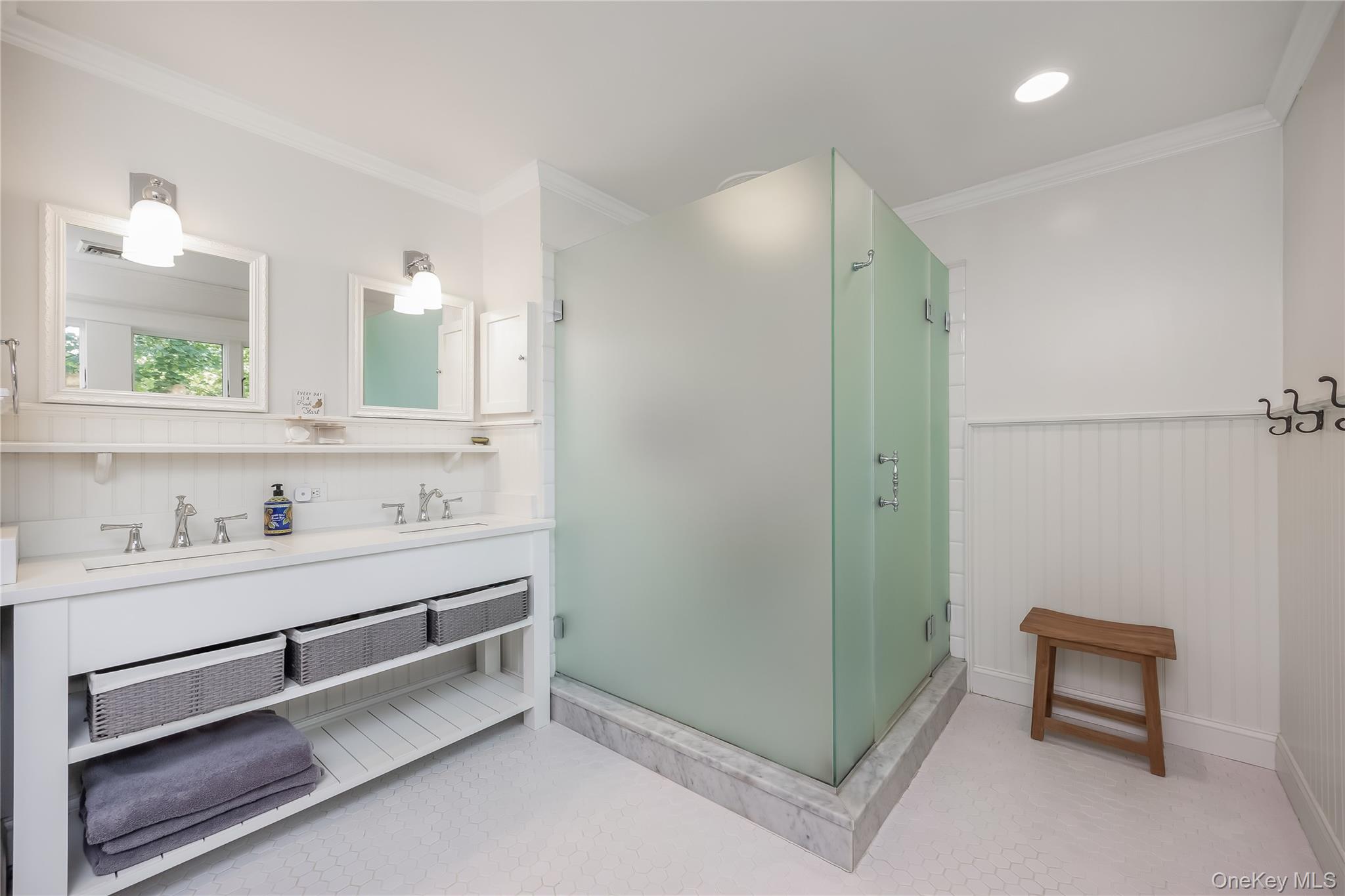 #19 photo, 151 Church Avenue, מחוז סאפוק Islip , NY 11751