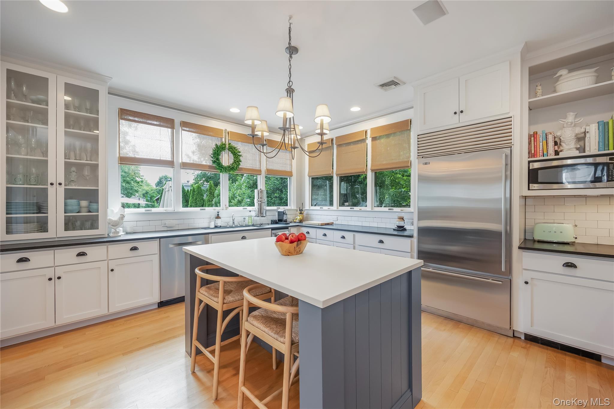 #3 photo, 151 Church Avenue, מחוז סאפוק Islip , NY 11751