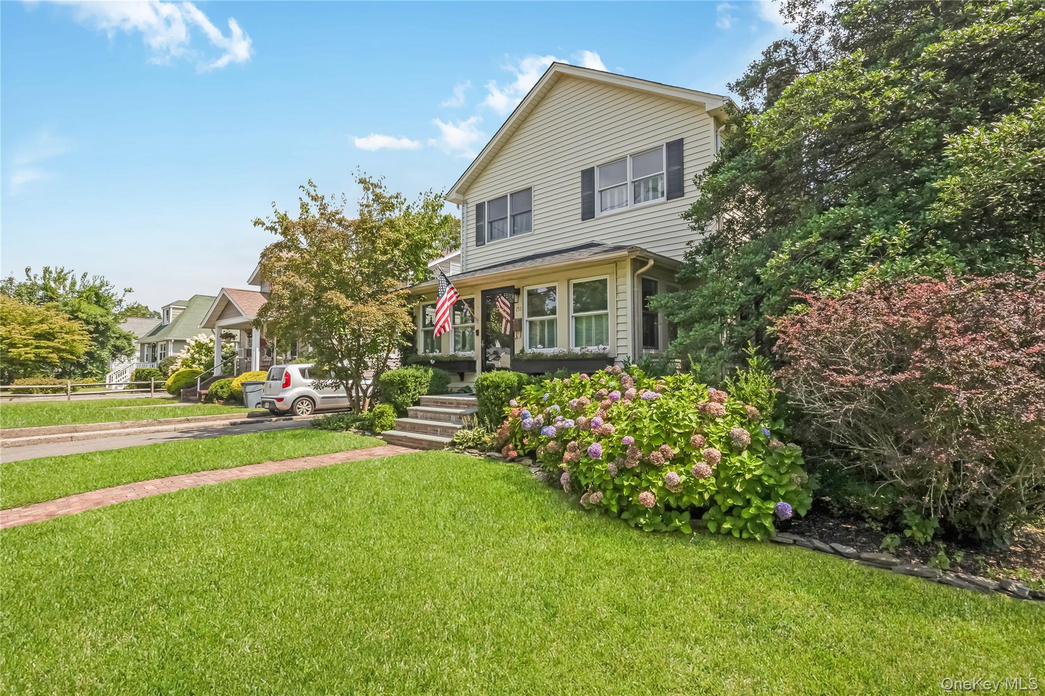 #6 photo, 151 Church Avenue, מחוז סאפוק Islip , NY 11751