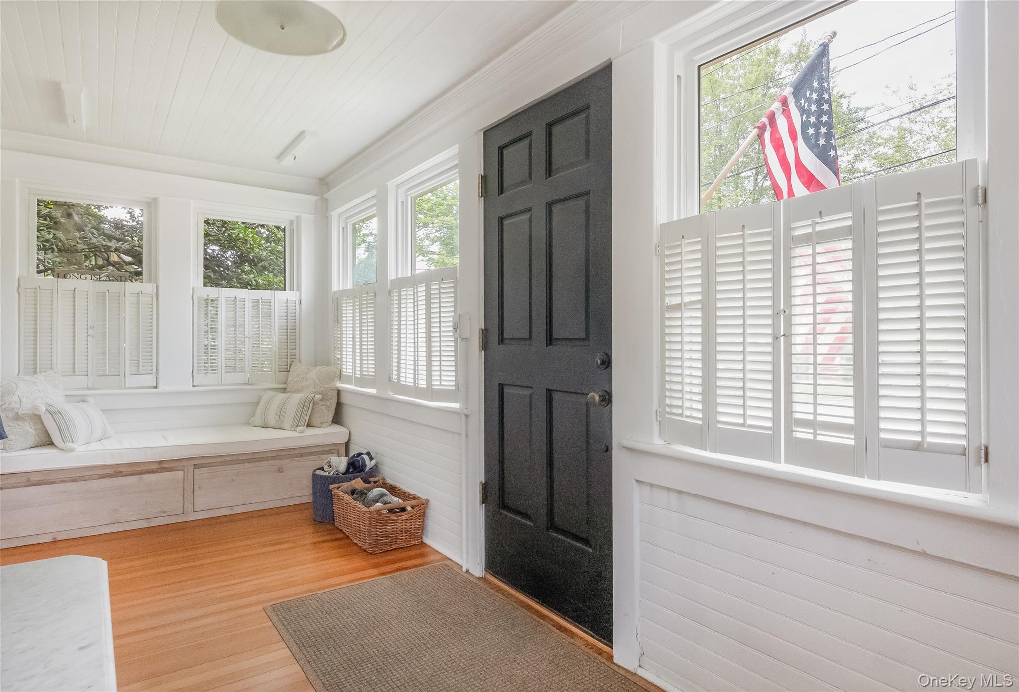 #8 photo, 151 Church Avenue, מחוז סאפוק Islip , NY 11751