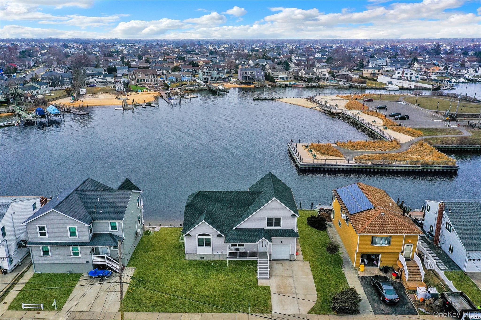 #2 photo, 10 Beach Road, 長島 Massapequa , NY 11758